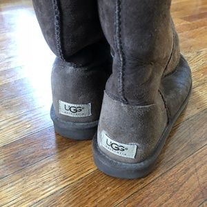 classic tall ugg boot in chocolate